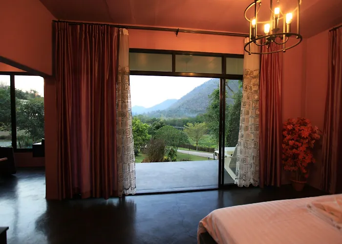 Resort Hi-scene Suan Phueng