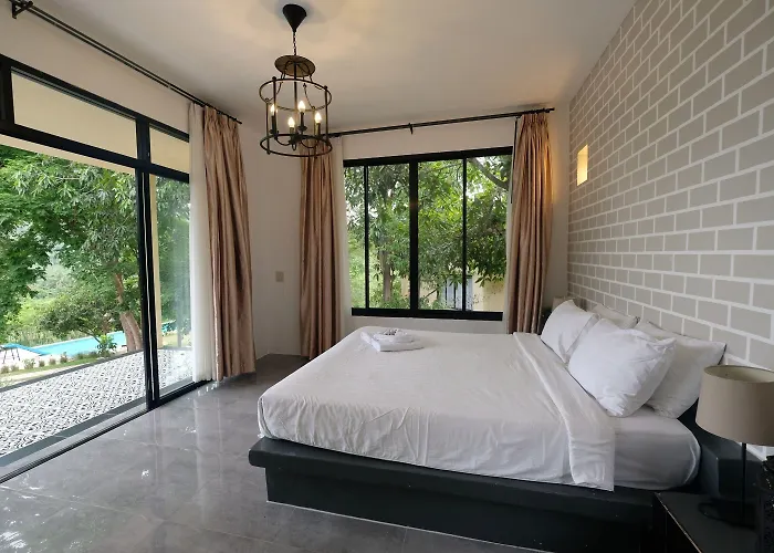 Hi-scene 3* Suan Phueng